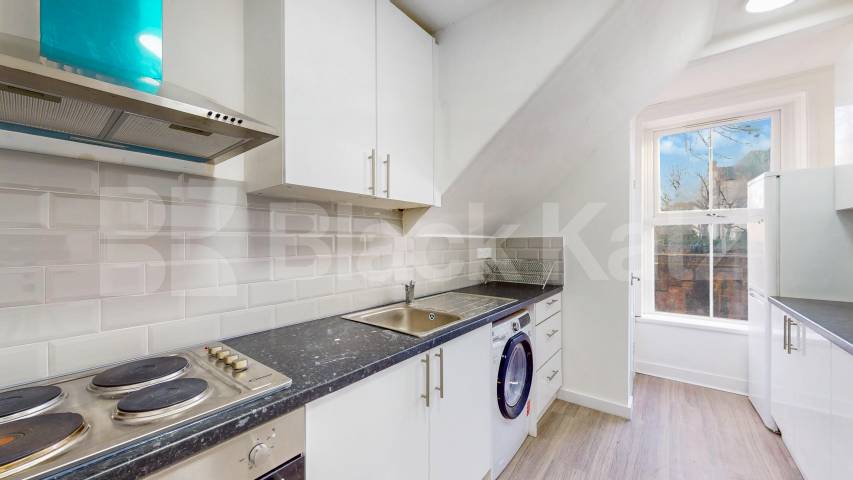 Newly refurbished large 3 bedroom property close to Caledonian Rd station Camden Road, Holloway / Caledonian Road
